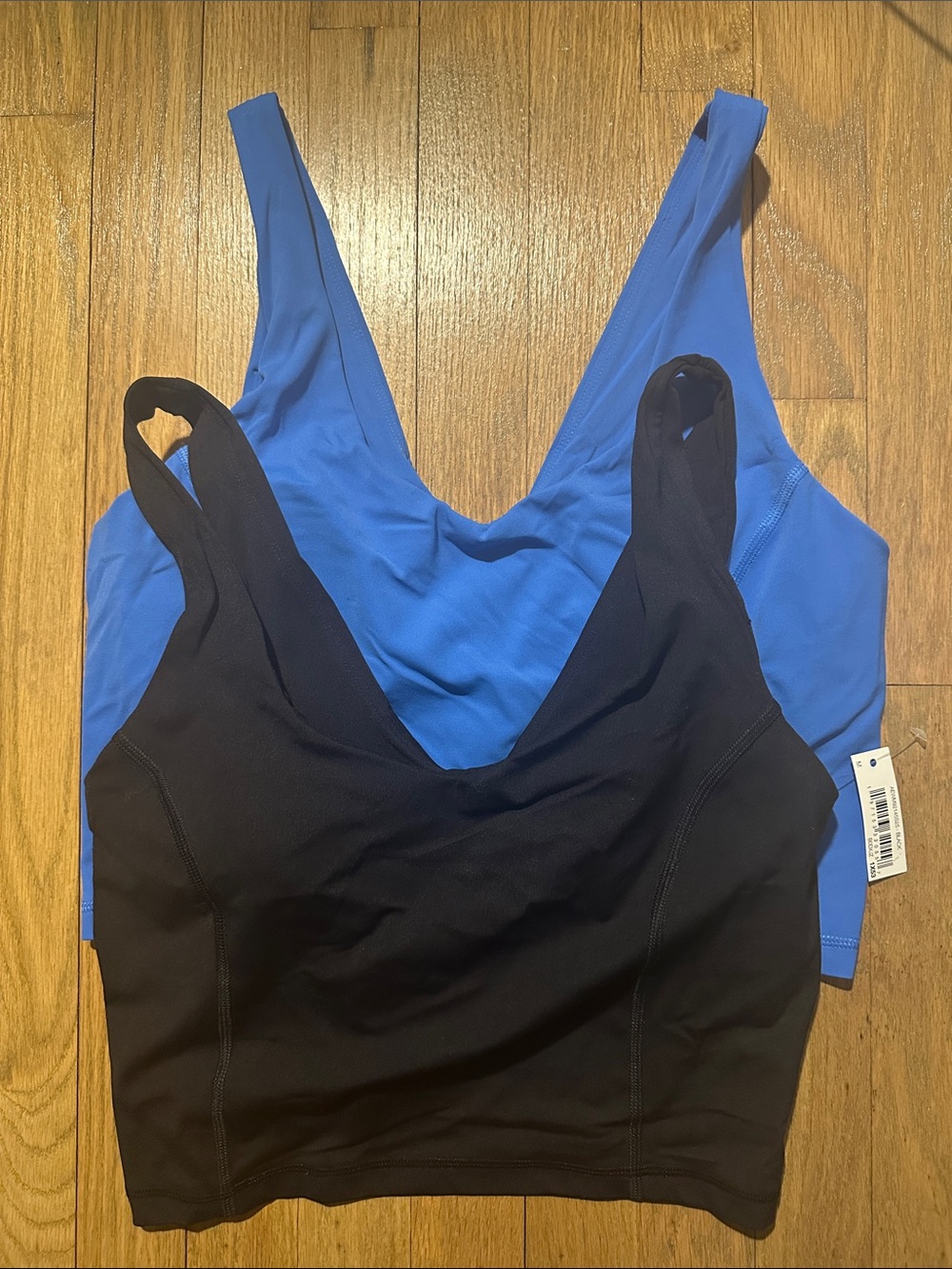 Set of Amazon Essentials Dual-Pack Seamless Scoop Sports Bras - Black & Blue